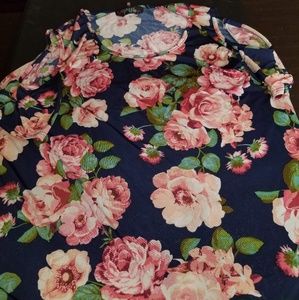 Peek-a-boo sleeves top